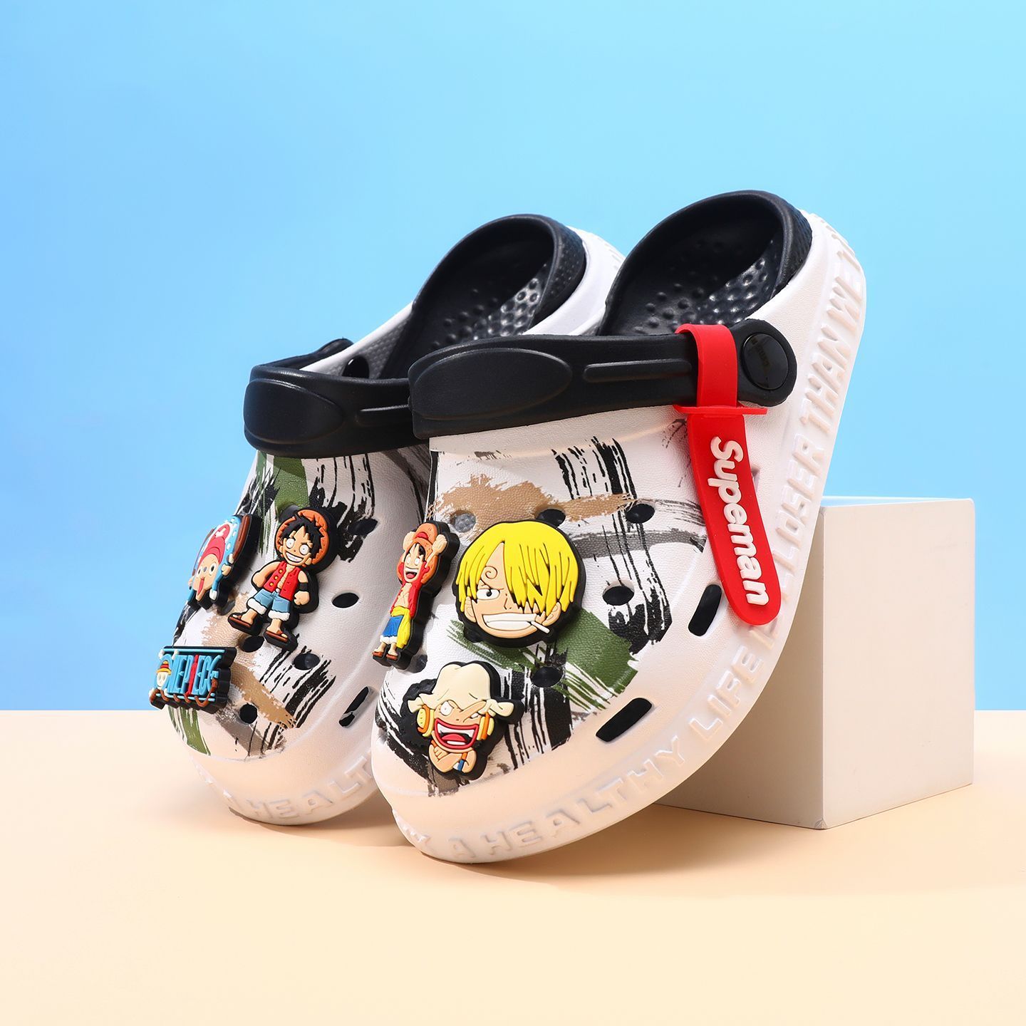 شباشب للأولاد والبنات بتصميم ك - مراجعة Kids Outdoor Wear وسعره
