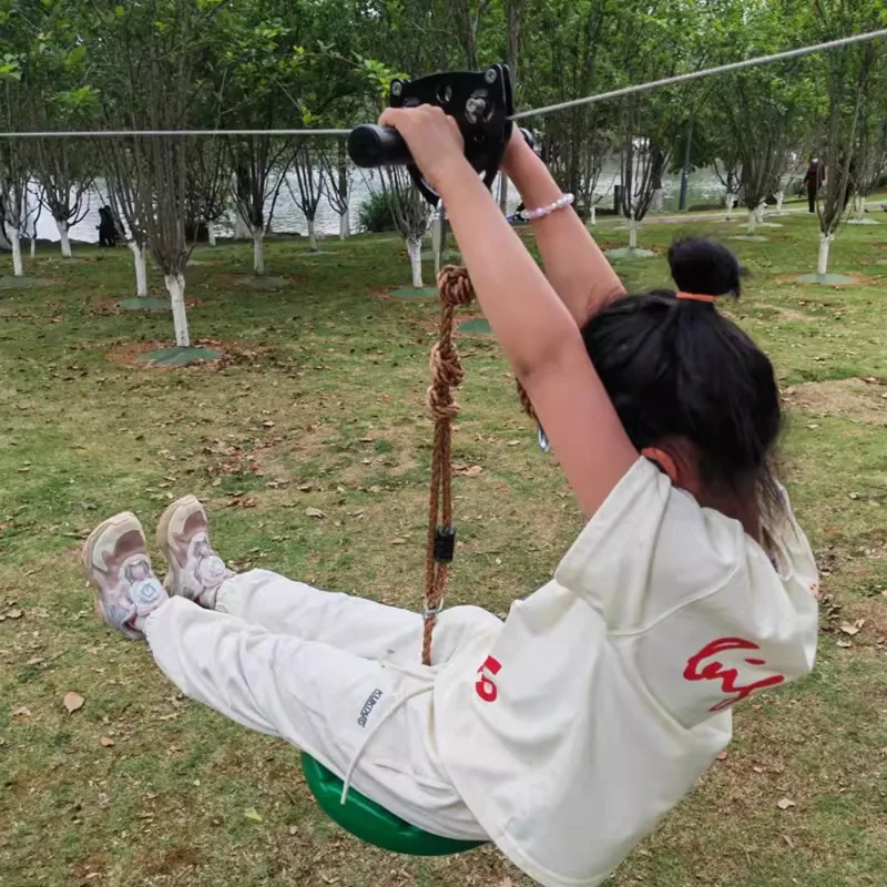 زلاجة هوائية للأطفال للاستخدام - مراجعة Kids Outdoor Zipline وسعره
